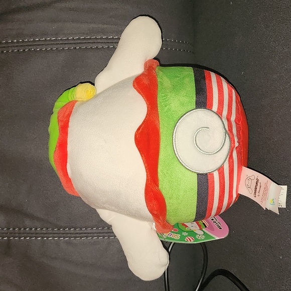 Brand new Holiday Cinnamoroll Saniro Squishmallows - Picture 5 of 6